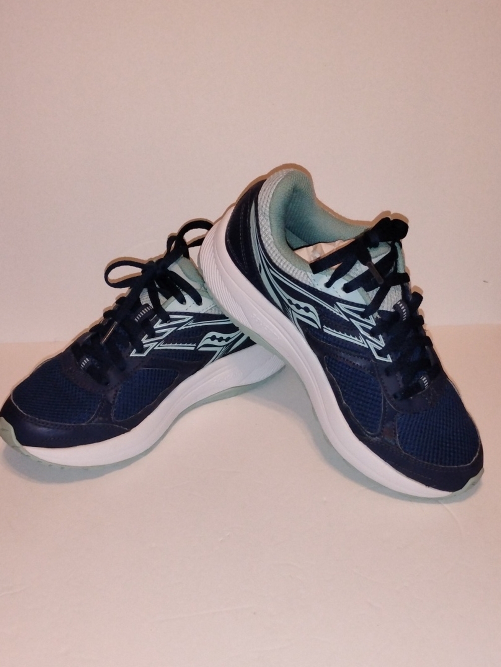 P-035 Conversion 14 Women's Lace-Up Running Sneakers